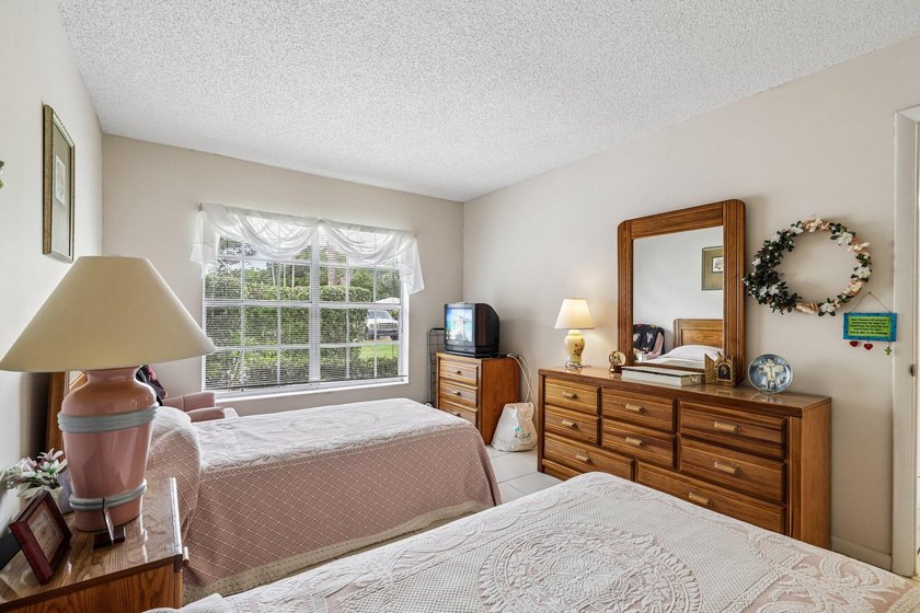 Welcome to this lovely, meticulously maintained 2-bedroom - photo 21