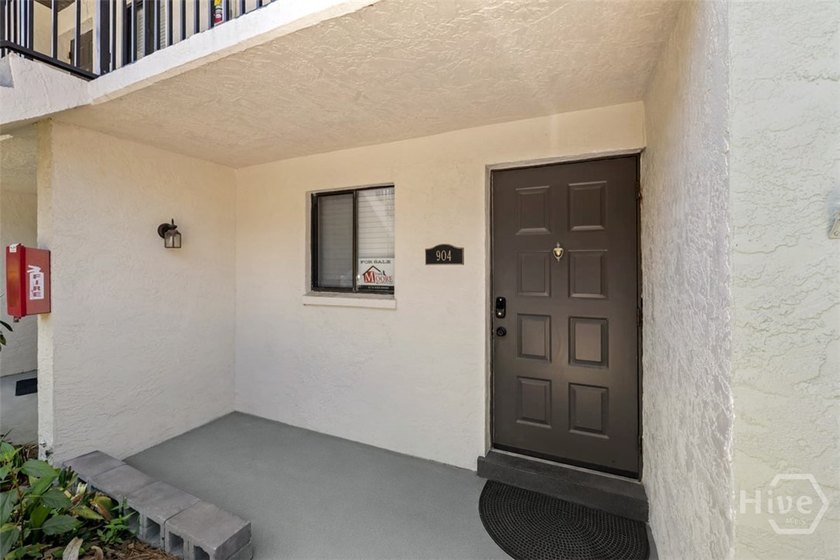 Come discover the convenience of living at Windsor Crossing! - photo 2