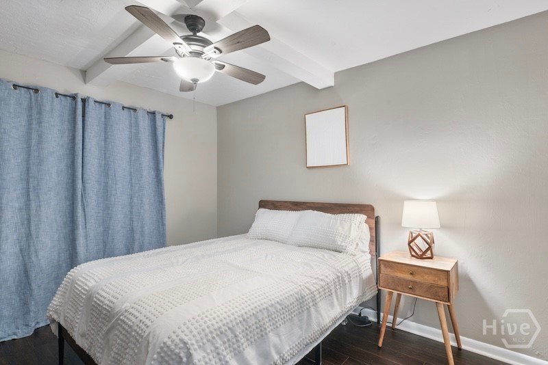 Come discover the convenience of living at Windsor Crossing! - photo 9