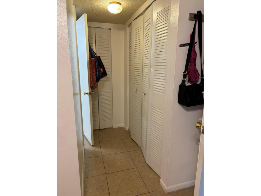 Well maintained 2B/2B condo with brand new roof just installed - photo 25