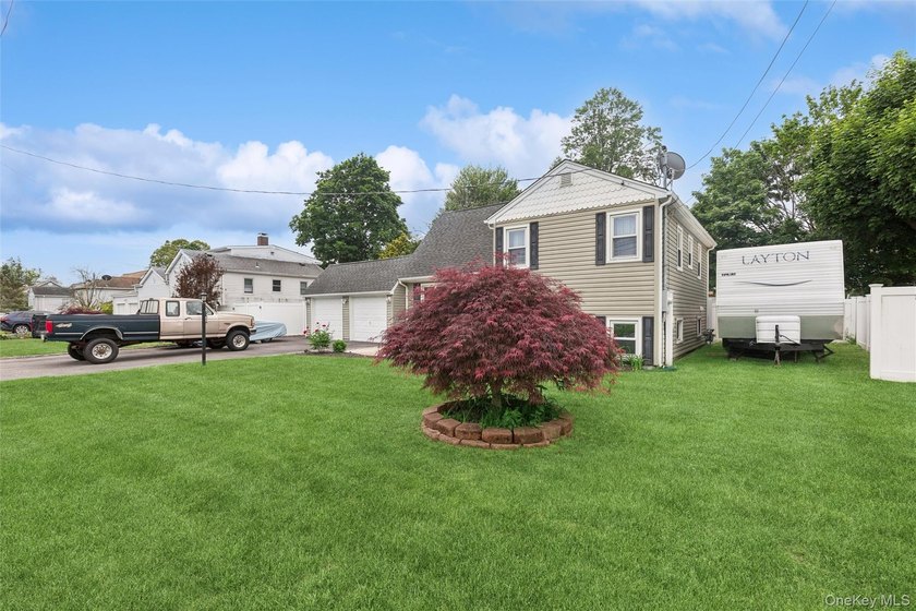 Welcome to this beautifully maintained 3 bedroom, 2 bathroom - photo 26