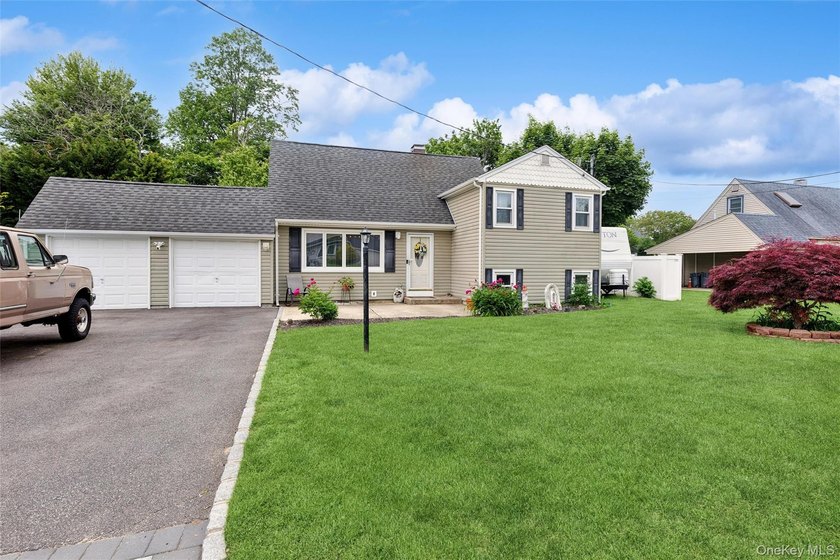 Welcome to this beautifully maintained 3 bedroom, 2 bathroom - photo 27