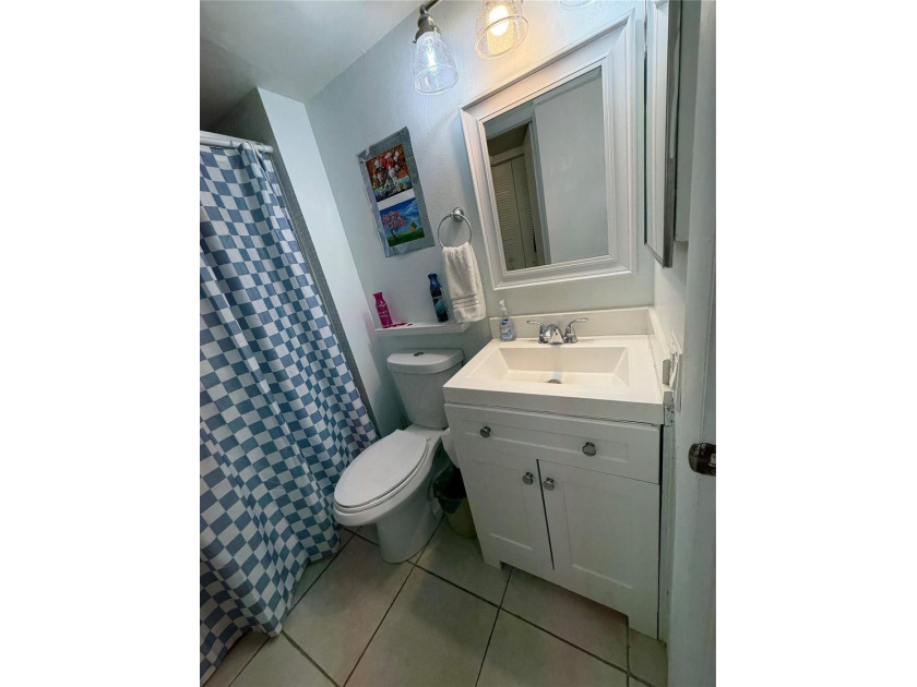 Well maintained 2B/2B condo with brand new roof just installed - photo 28