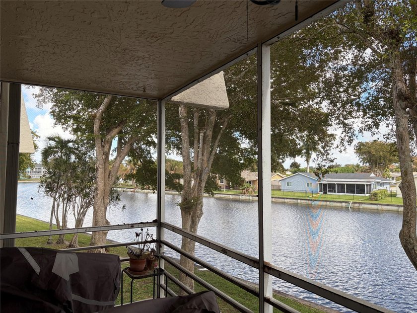 Well maintained 2B/2B condo with brand new roof just installed - photo 30