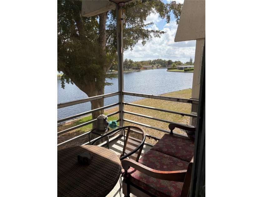 Well maintained 2B/2B condo with brand new roof just installed - photo 32