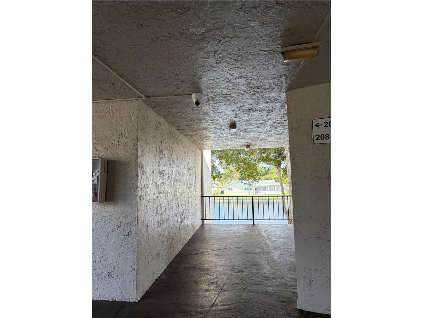 Well maintained 2B/2B condo with brand new roof just installed - photo 39