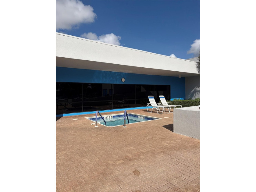 Well maintained 2B/2B condo with brand new roof just installed - photo 43