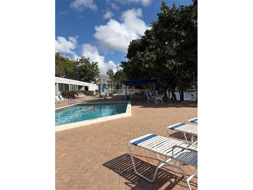 Well maintained 2B/2B condo with brand new roof just installed - photo 45