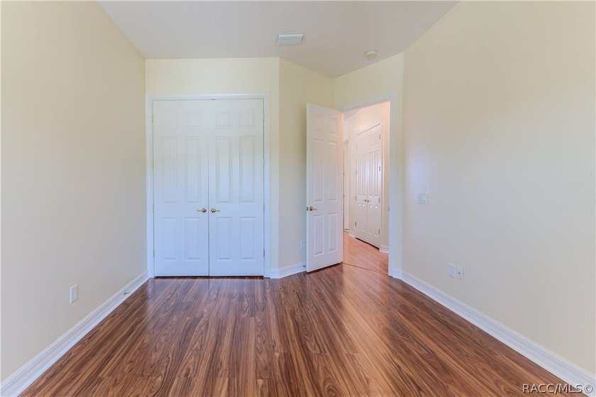 MOVE In Ready! Immaculate 4-Bedroom 3-Car Garage Home on Corner - photo 46