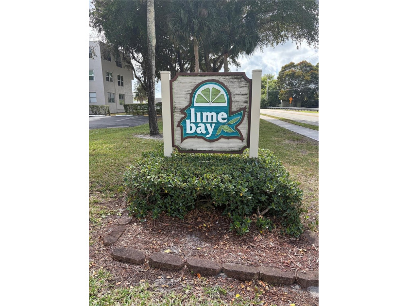 Well maintained 2B/2B condo with brand new roof just installed - photo 47