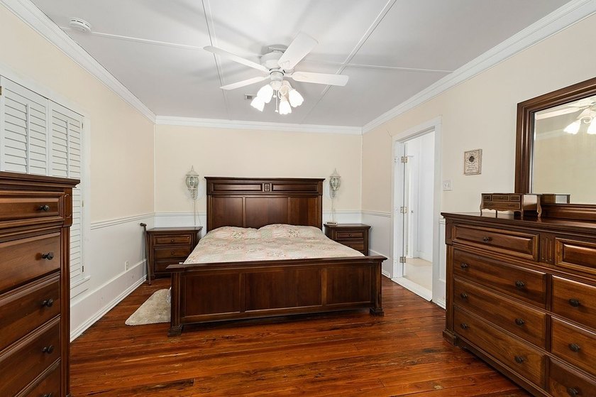 This true country-style home offers privacy, flexibility, and - photo 12