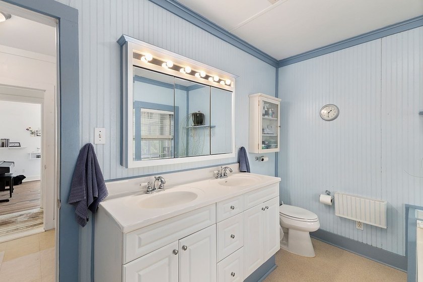 This true country-style home offers privacy, flexibility, and - photo 13
