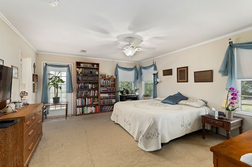 This true country-style home offers privacy, flexibility, and - photo 22