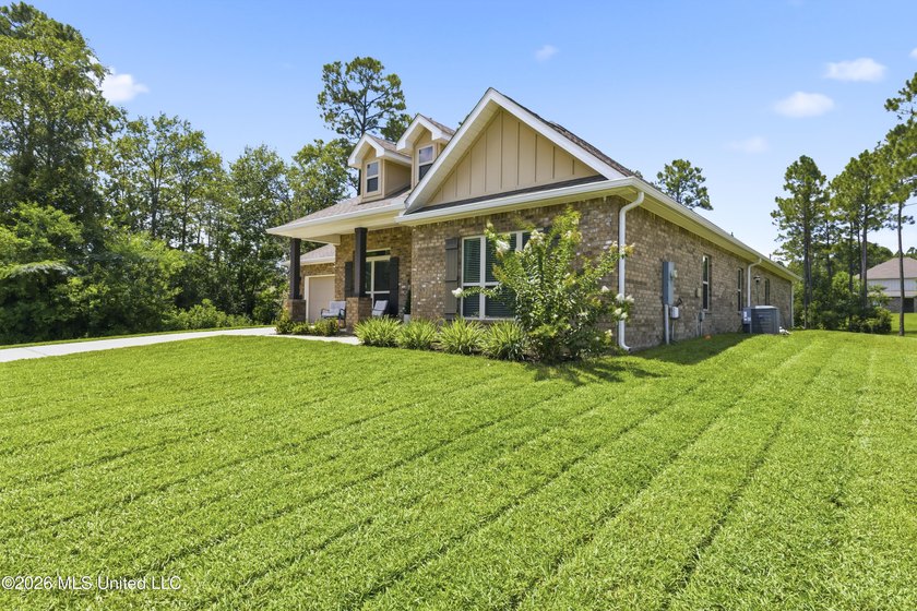 Step into this stunning 5-bedroom, 3-bathroom home offering the - photo 3