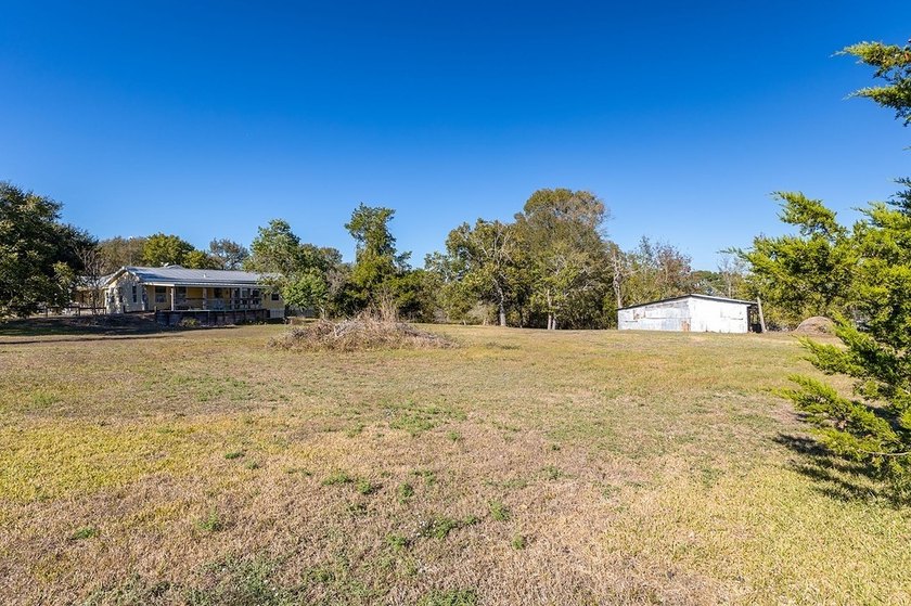 This true country-style home offers privacy, flexibility, and - photo 25