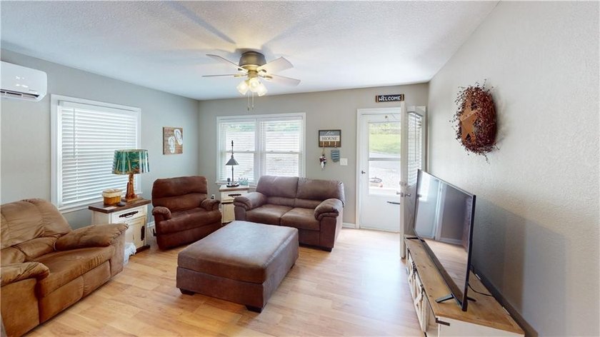 Stop dreaming about the lakeside lifestyle and start living it - photo 36