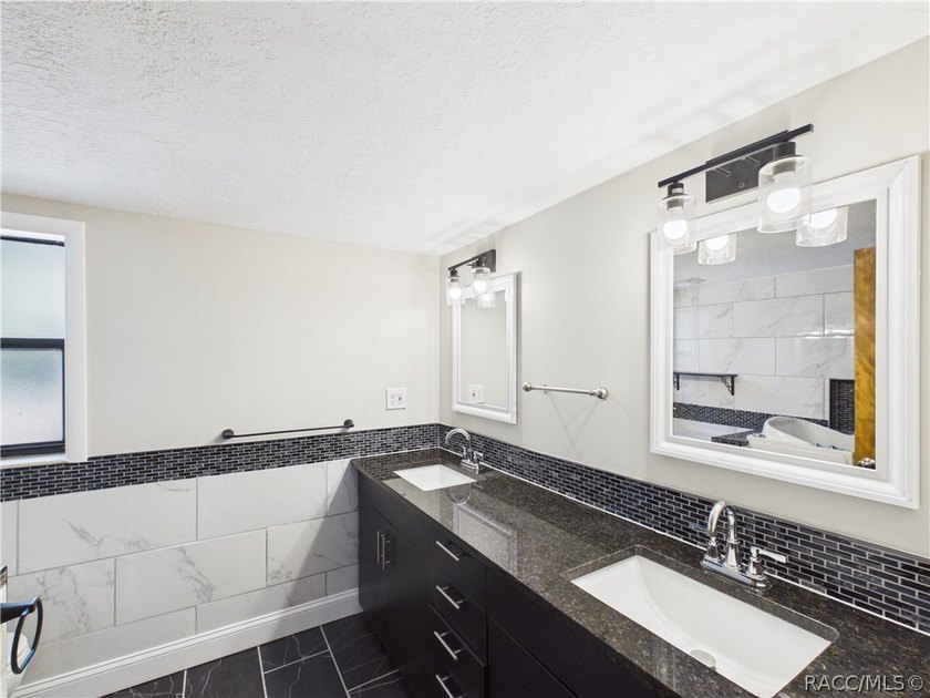 Welcome to 7256 Royal Oak Dr. This 3/2/2 offers the perfect - photo 7