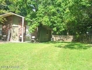 Great First time Home Buyer or Investor looking for a ready made - photo 2
