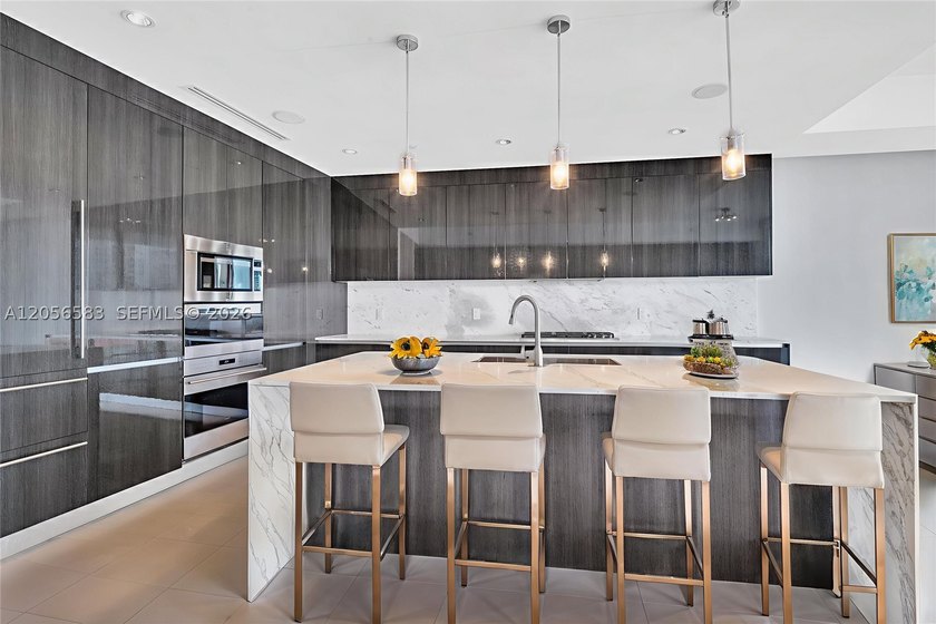 JUST REDUCED FOR A QUICK SALE - ONLY $749 PER SQ. FT.! Don't - photo 3