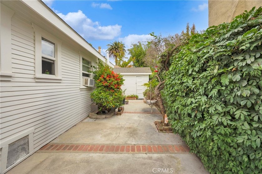 Beautifully Updated Belmont Heights Duplex Located in the highly - photo 10