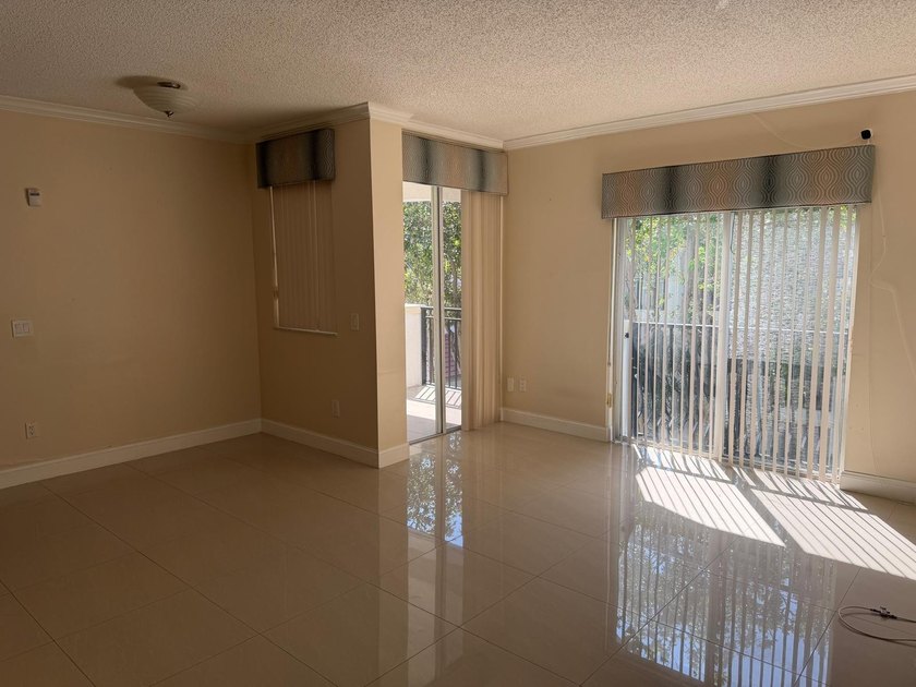Amazing waterfront resort-style living in the heart of Aventura! - photo 3
