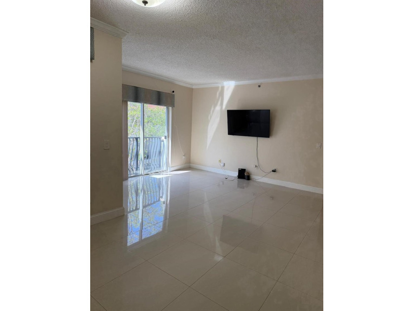 Amazing waterfront resort-style living in the heart of Aventura! - photo 6