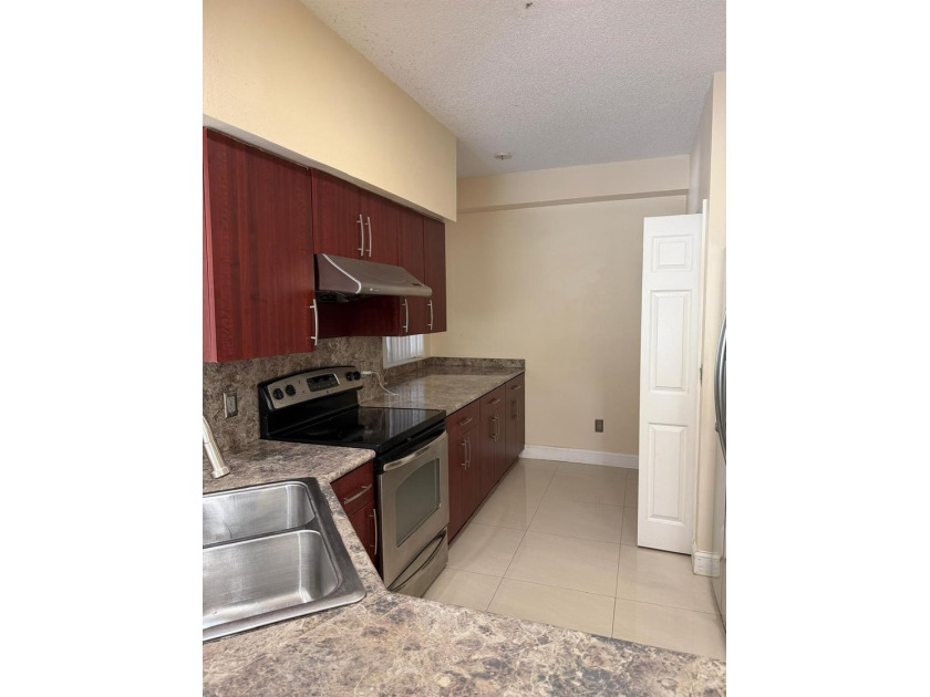 Amazing waterfront resort-style living in the heart of Aventura! - photo 7