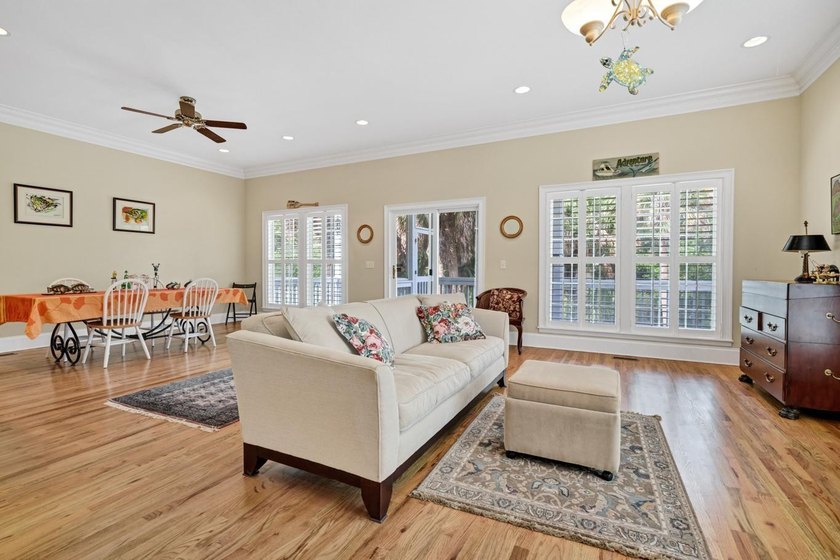 Spacious 2-story Charleston Style home on a prime corner lot - photo 20