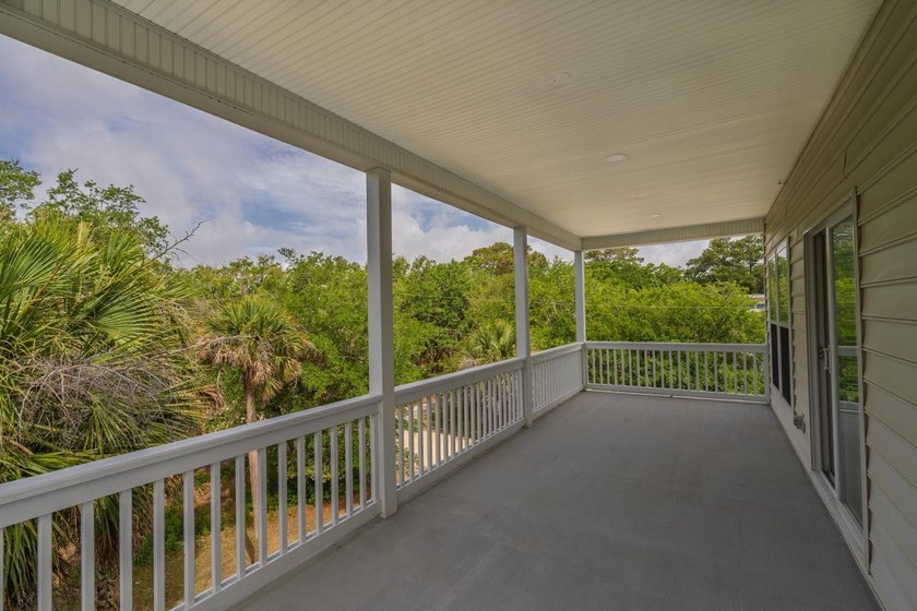 Spacious 2-story Charleston Style home on a prime corner lot - photo 27
