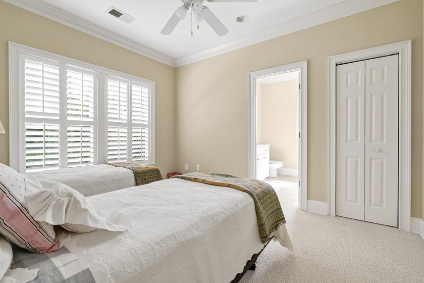 Spacious 2-story Charleston Style home on a prime corner lot - photo 37