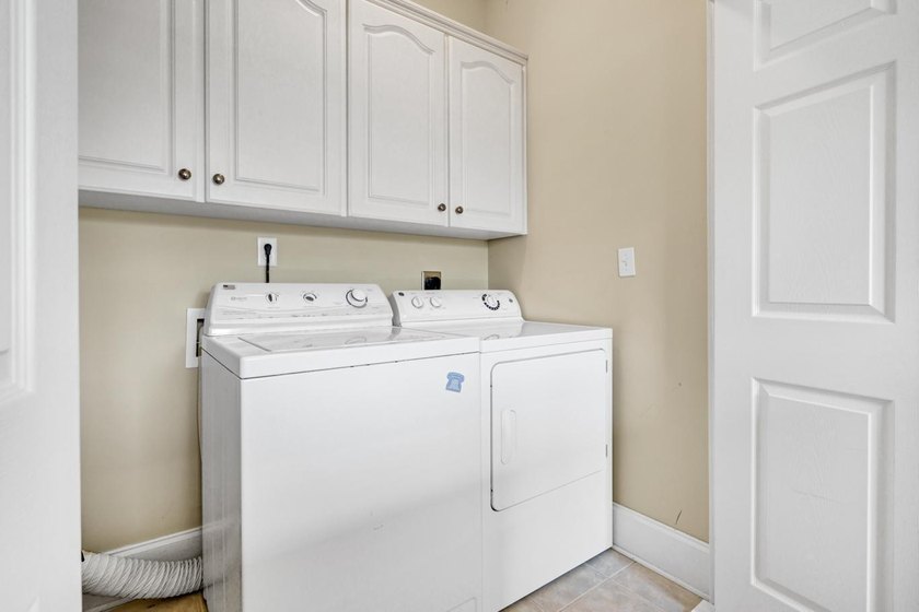Spacious 2-story Charleston Style home on a prime corner lot - photo 45