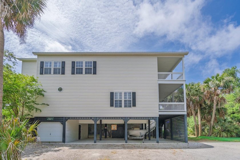 Spacious 2-story Charleston Style home on a prime corner lot - photo 47