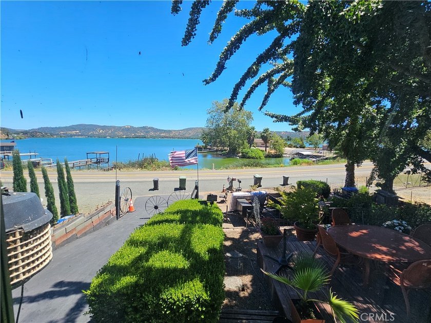 Enjoy panoramic Clear Lake views from this well-maintained - photo 5