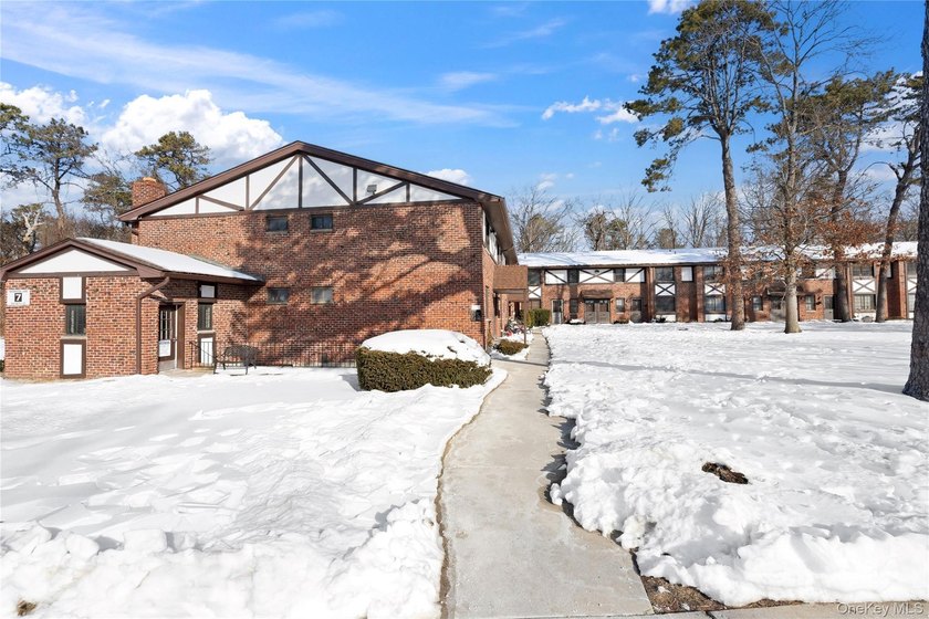 Enjoy easy, low-maintenance living in this upper level, 1 - photo 6