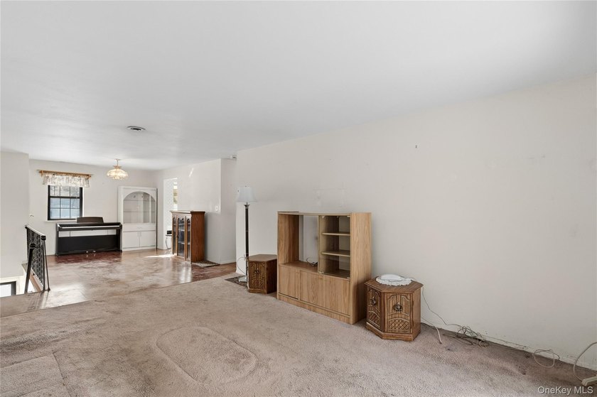 Enjoy easy, low-maintenance living in this upper level, 1 - photo 9