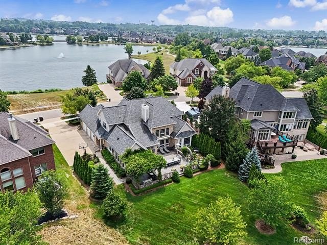 Welcome to 18199 Parkshore Drive in the prestigious Stonewater - photo 5