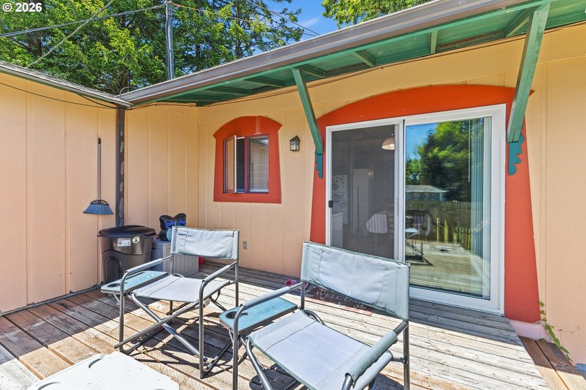 Rare opportunity to own a truly custom and charming duplex in a - photo 7