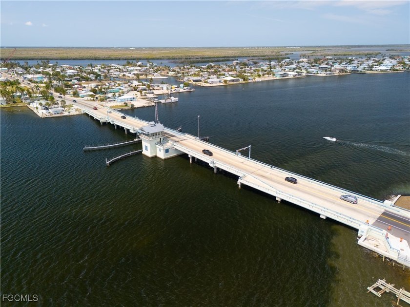 Welcome to beautiful Pine Island Florida! This incredible - photo 14
