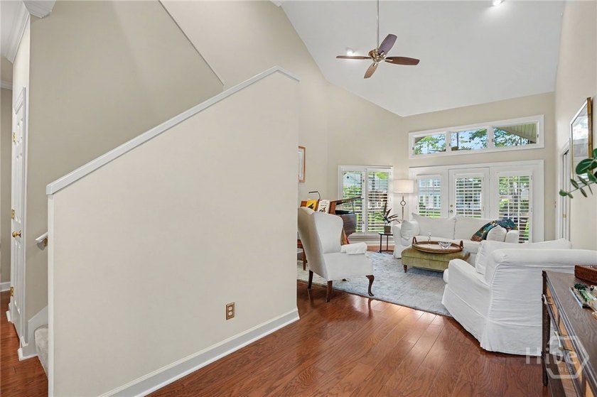 Beautiful hard coat, stucco home in the highly desirable - photo 5