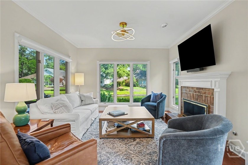 Beautiful hard coat, stucco home in the highly desirable - photo 8