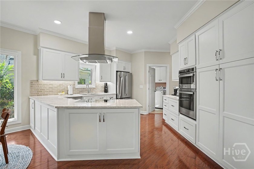 Beautiful hard coat, stucco home in the highly desirable - photo 10