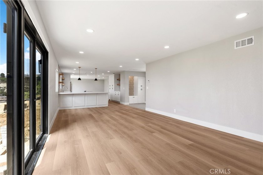 Welcome to your new home at 3019 Cresta Way, Laguna Beach a - photo 6