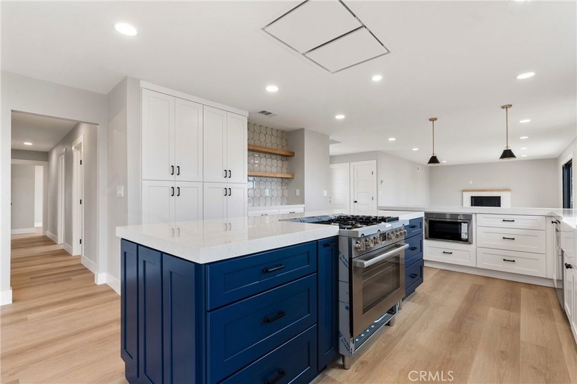 Welcome to your new home at 3019 Cresta Way, Laguna Beach a - photo 9