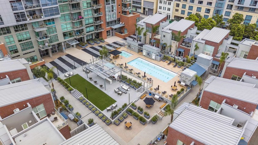 Experience elevated living from the 23rd floor of The Mark in - photo 46