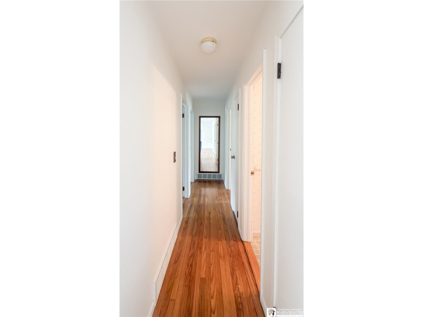 Such a meticulously maintained ranch home in a quaint little - photo 13