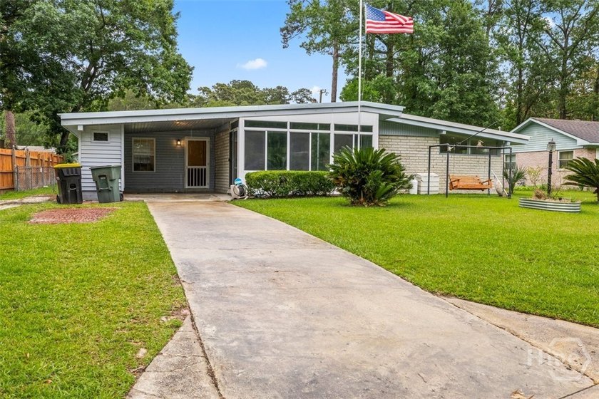 Seller offering $5k towards closing! Welcome to this spacious - photo 2