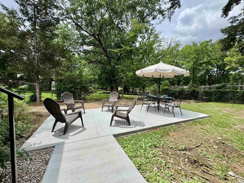 Welcome to 102 Country Club Dr., a pristine 2-bedroom, 1.5-bath - photo 22