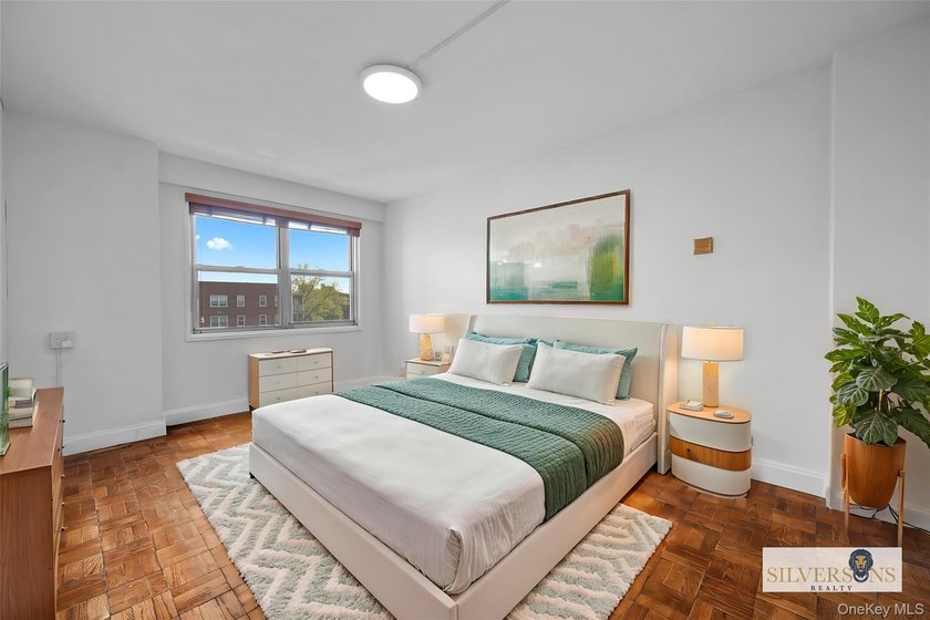 Welcome to 230 Garth Road, a bright and spacious three-bedroom - photo 22