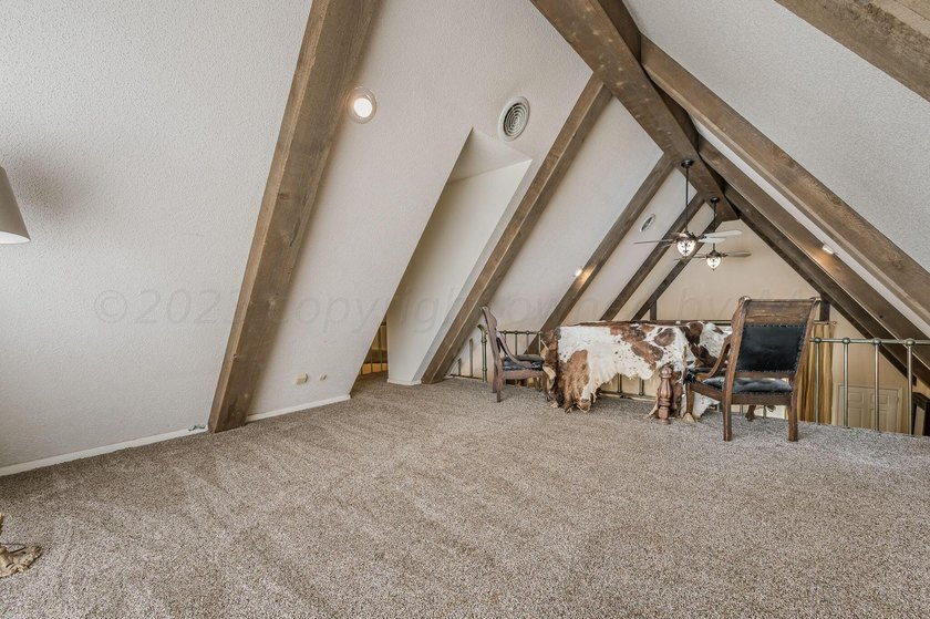 Perfectly blending architectural beauty with everyday comfort - photo 36