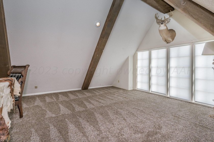 Perfectly blending architectural beauty with everyday comfort - photo 37